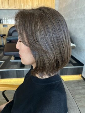 ソイクフ 四条大宮店(SOY-KUFU) ミディアムレイヤーカット前下りボブオリーブグレージュ/京都