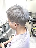 メンズハイトーンシルバー×刈り上げショート