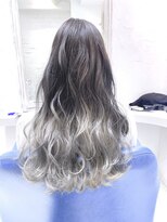 ウーロス(uros.)&nbsp;裾カラー×ホワイトグレー