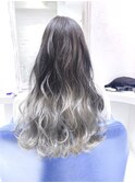 裾カラー×ホワイトグレー
