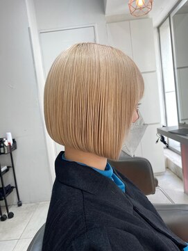 ユーフォリア エヌ 池袋サンシャイン通り店(Euphoria +n) 【ユーフォリア/池袋】切りっぱなしボブ×ミルクティーベージュ