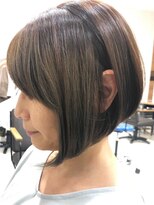 アイウィル(Ai WilL)&nbsp;30代40代　丸み　ショートボブ　前下がり　艶感　ベージュ