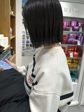 オーシャン(Ocean) ［Ocean Hair&Life 水田］パツっと切りっぱなし/ボブ/ミニボブ