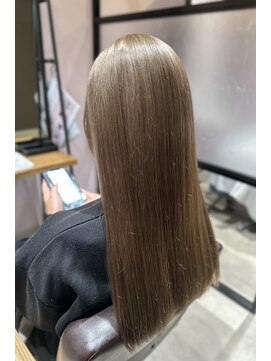 グランミーツ(Grand meets) ベージュカラー