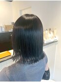 コンパクト切りっぱなしボブ