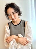 前髪なし くせ毛風パーマ アッシュグレー ショートボブ ウェーブ