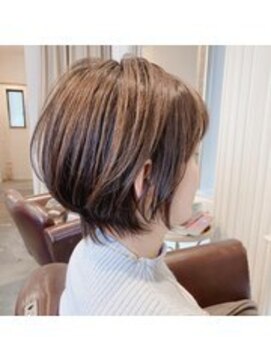 カナロアバイボニークチュール(KANALOAbyBONNY COUTURE) カタチがキレイな丸みくびれショートボブ・◎30代40代50代60代