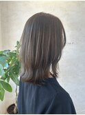 オリーブベージュ　くびれヘア　透明感カラー