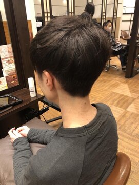 大人ツーブロックベリーショート