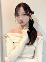 アンニュ(annuy)&nbsp;前髪カット ヘアアレンジ ダークブラウン 顔周りレイヤー 20代