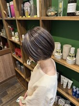 リル 海浜幕張(relle)&nbsp;【海浜幕張で叶う髪質改善】白髪ぼかしハイライト×ショート