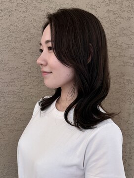 ビファインべクス(Befine becs) 顔周りをスッキリ見せる♪ミディアムレイヤーヘア