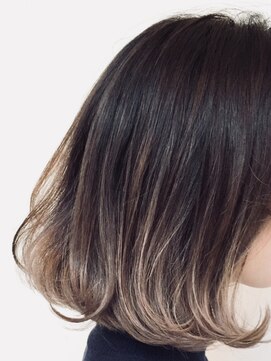 ヘアー バイ ミーズ(hair by Mii’s) 伸ばしかbob / グラデーション グレージュ
