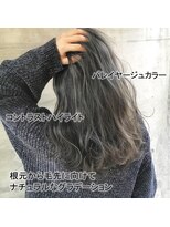 アッシュタカサキ(ash takasaki)&nbsp;外国人風☆透け感グレージュ×細目ホワイトハイライト