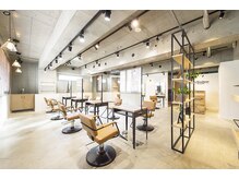 ラボヌールヘアーパルフェ 大宮西口店(La Bonheur hair parfait)の雰囲気（ミニマルなシンプルな空間です♪【大宮駅/イルミナカラー】）