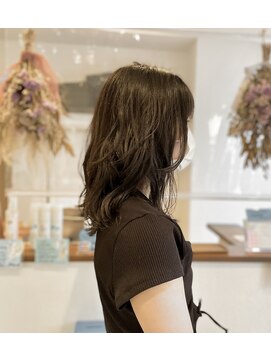 カシュカシュバイカペリート(Cache Cache by Capelito) 大人っぽいミディアムウルフ