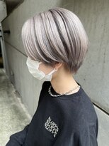 ヘアーデザイン アルエ(HAIR×design ARUE) ホワイト×グレー セクションカラー