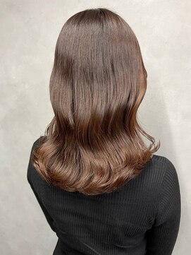 アイユー(ii+U) ミディアムくびれヘア　レイヤー　顔周り　シースルーバング