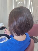 クオリス 赤塚店(QUALIS) 20代30代40代大人かわいいミルクティーブラウン 前下がりボブ