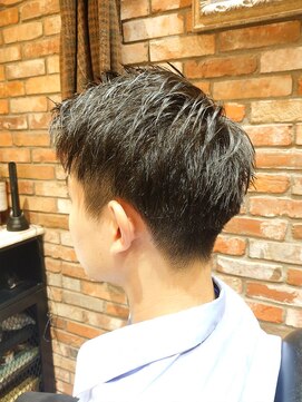 ヒロギンザバーバーショップ 丸の内店(HIRO GINZA BARBER SHOP) 旋風を巻き起こす七三ツーブロック