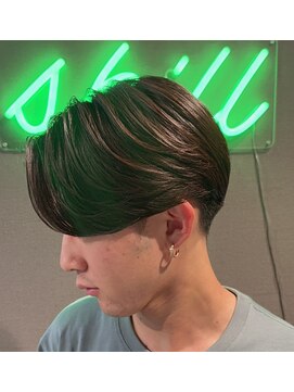 スキル(SKILL) センターパート/ニュアンスパーマ/メンズ縮毛矯正/パーマ落とし