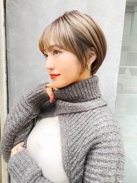 シー バイ ロンド 新宿(Sea by Lond) ミルクティーベージュハイライトコンパクトショートボブ