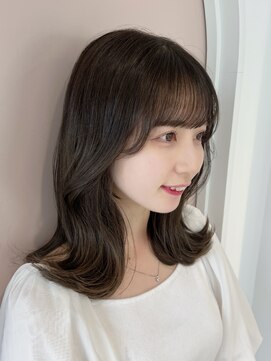 ティア(Tia.) (韓国風/くびれヘア/縮毛矯正/前髪/韓国レイヤー/小顔)