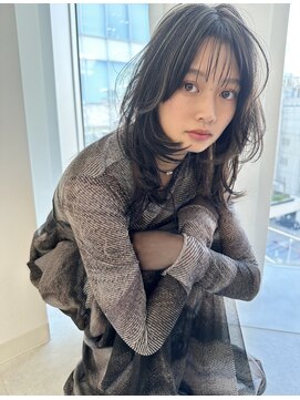 マリアバイアフロート(Maria by AFLOAT) 大人くびれハッシュカット【ハイライトカラー ブルーブラック】