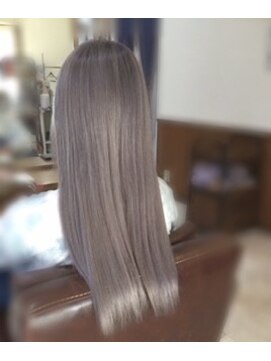 美容室 ティアナ ココ(TIEANA.COCO) Wカラーシルバー