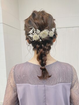 ナンバー アンフィール 渋谷(N° anfeel) 結婚式ヘアお呼ばれパーティヘアアレンジ編み下ろし渋谷