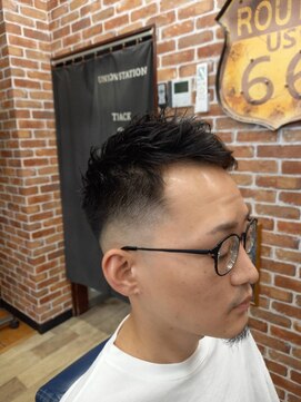 バーバ アンド ビューティーサロンヤマモト(Barber&Beauty salon yamamoto) スキンハイフェード