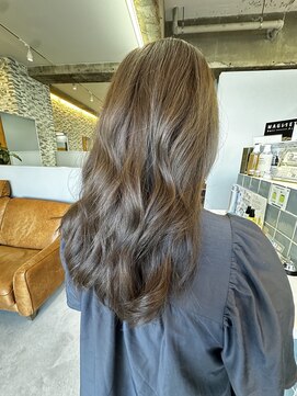 イスコ(ISCO) ミルクティーカラー/透明感