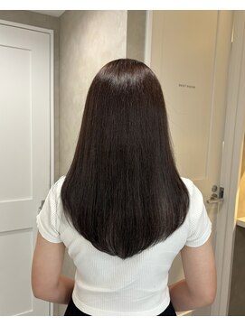 アイユー(ii+U) レイヤーカット　ブラウンカラー　顔まわりカット