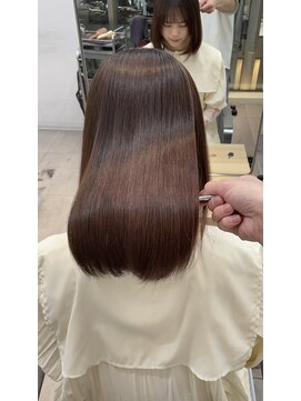 エラ(Ella) 髪質改善Japanese straightで叶う理想の艶髪