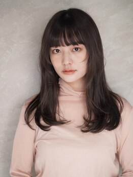 人気のどんな髪型にも対応☆顔周りのレイヤーで作る小顔魅せが人気＊mm単位までこだわり似合うバランスを