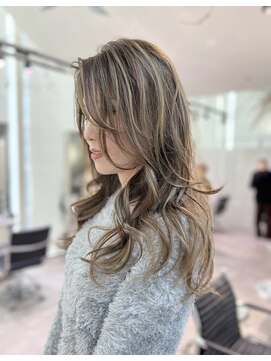 シェリ ヘアデザイン(CHERIE hair design) ロングレイヤー+コントラストハイライトカラー
