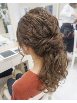 リサ 恵比寿(risa.) ゆるるんローポニー