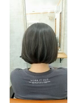イコウヘアデザイン(icou hair design) ミニボブ★カーキアッシュ