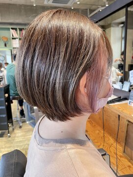 コレット(COLETTE) 【イヤリングカラー◎】丸みショートボブ×インナーカラー