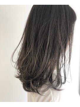 インビテーション(invitation) 透け感グレーアッシュカラー