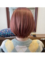 カミナ(KAMINA)&nbsp;ショートヘア×ピンクオレンジカラー。