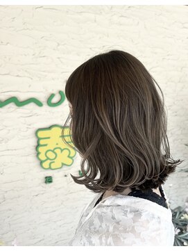 モ ディープ 泰夢(mo’Deep 泰夢) 外ハネグレージュ