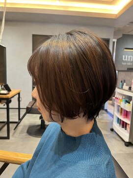 アン 武蔵小杉(un) ★くびレイヤー前髪ありイメチェンアンブレラカラーショート