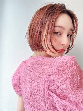 ホフ 大阪心斎橋店(F.O.F) ベージュインナーカラーショートボブレイヤーミディアム前髪