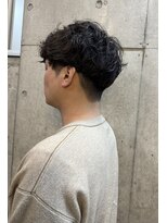 ファム(FAM)&nbsp;刈り上げ　ツーブロック　シャドウパーマ　代官山　中目黒