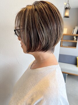 ジレ(giLet) ショートボブ × 白髪ぼかしハイライト