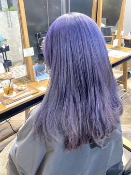 ラベンダーブルーのモードカラー