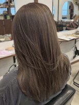 ルイ(ROUIS produced by LUCK 津田沼)&nbsp;オリーブベージュ/スモーキーカラー/ハッシュカット/ベージュ