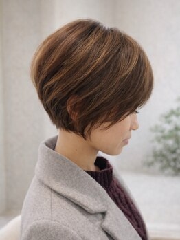 トース(TOSU)の写真/お客様に寄り添い、頭皮に優しく敏感な方にも安心なグレイカラーを提案♪