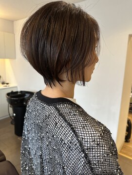 クマ(kuma.) 大人可愛い20代30代40代前下がりショートボブ丸みショート◎